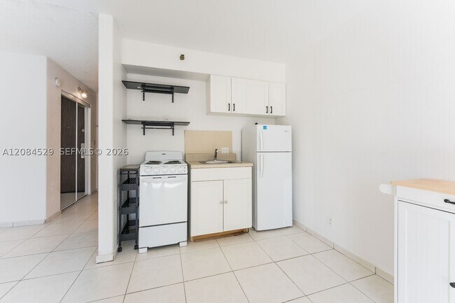 Foto del edificio - 16450 NW 2nd Ave