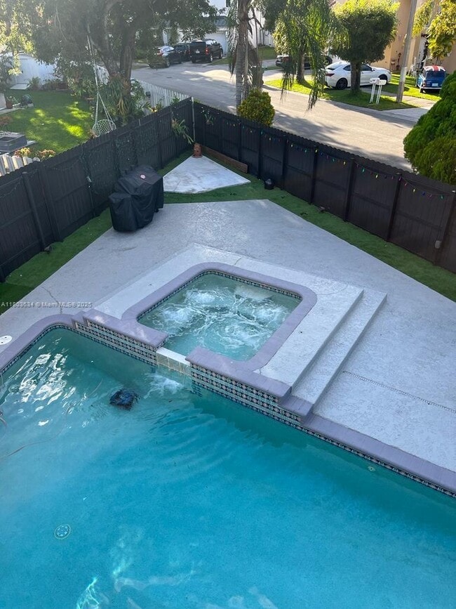 Foto del edificio - 9953 SW 154th Ct