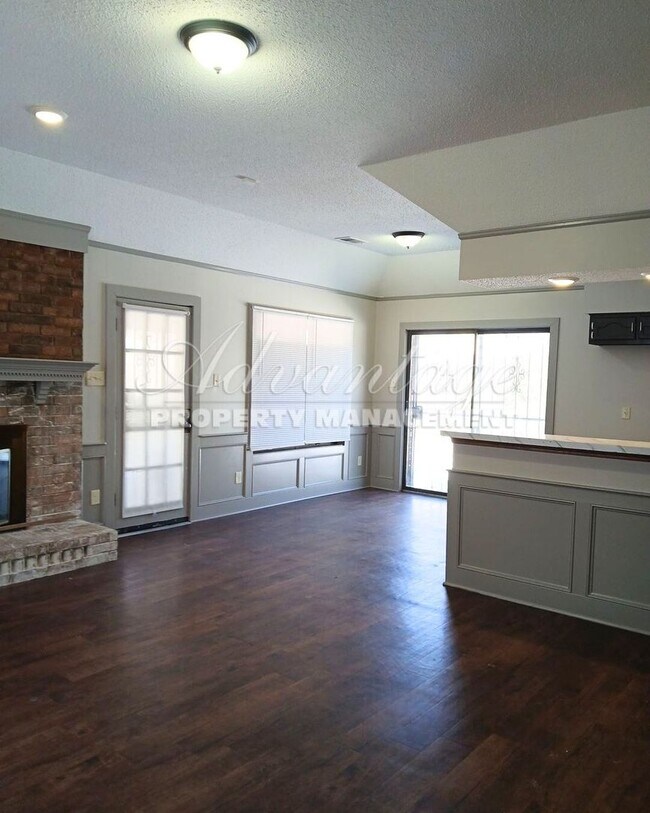 Foto del edificio - Newly Updated 3 bed / 2 bath home in