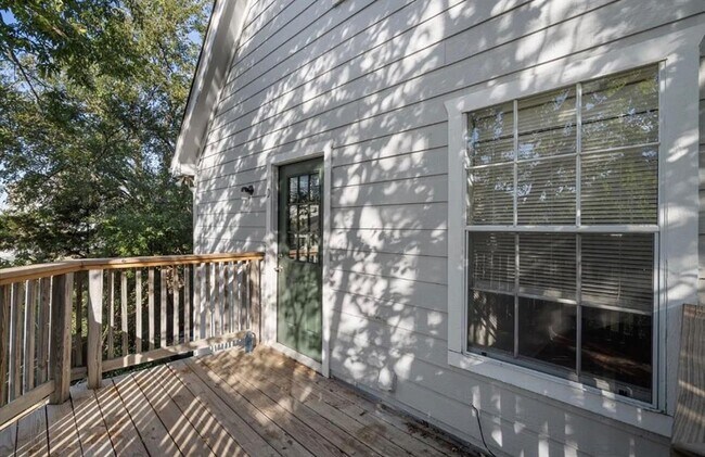 Foto del edificio - 2908 Whisper Oaks Ln