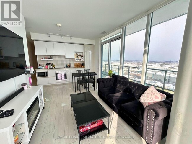 Building Photo - 950 Portage Pkwy