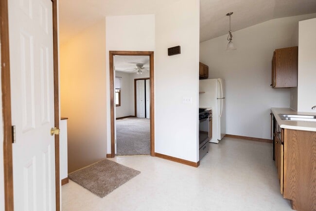 Building Photo - 1200 Henry St