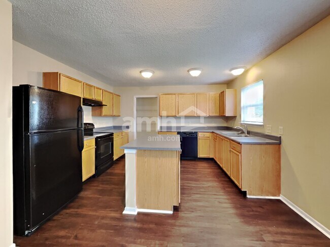 Foto del edificio - 10338 Kensington Way