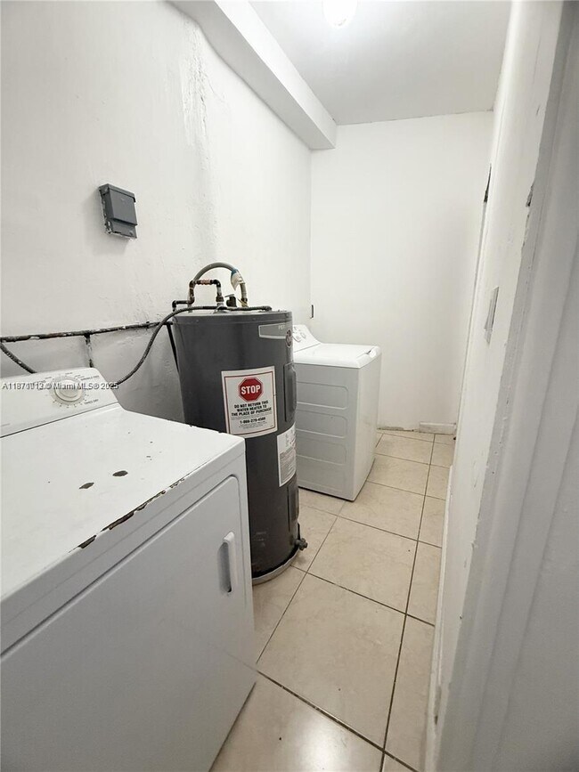 Foto del edificio - 1450 NW 35th St