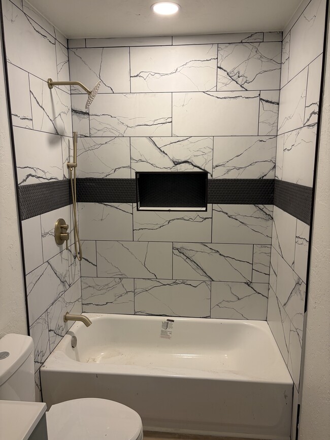 Photo - 3052 Clarke St House