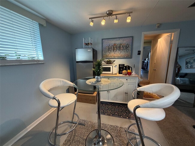 Building Photo - 2787 SE 14th St