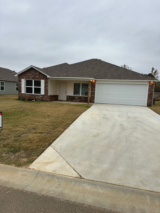 Building Photo - Coming Soon: 4-Bed, 2-Bath Home in Cabot – Pre-Leasing Now
