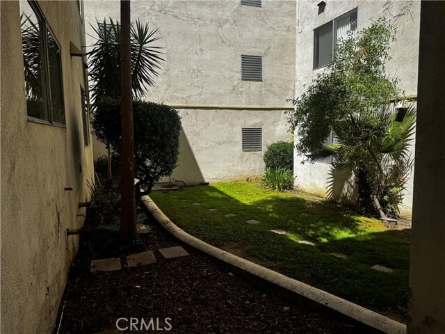 Foto del edificio - 475 E Cypress Ave