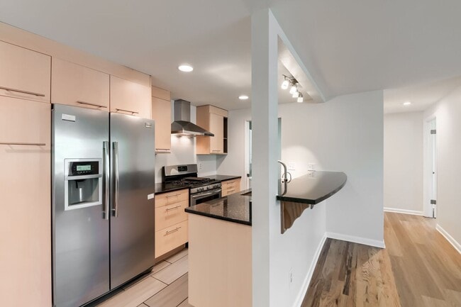 Building Photo - Lovely 2 bed 1 Bath Townhome in park-like setting in Boulder. - Available July 1st!