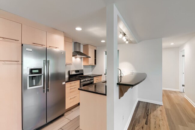 Foto del edificio - Lovely 2 bed 1 Bath Townhome in park-like setting in Boulder. - Available July 1st!