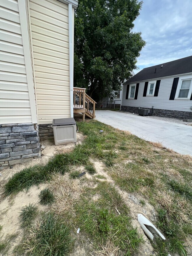 Building Photo - 408 East Ave