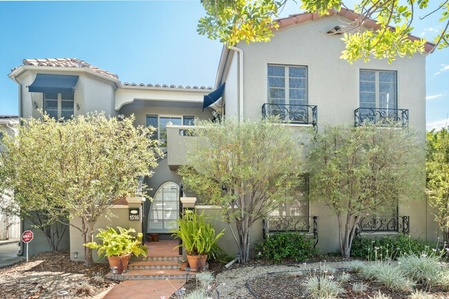 Photo - 1516 S Crest Dr (Los Angeles, CA) House
