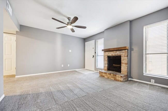 Building Photo - 2100 Wilcrest Dr