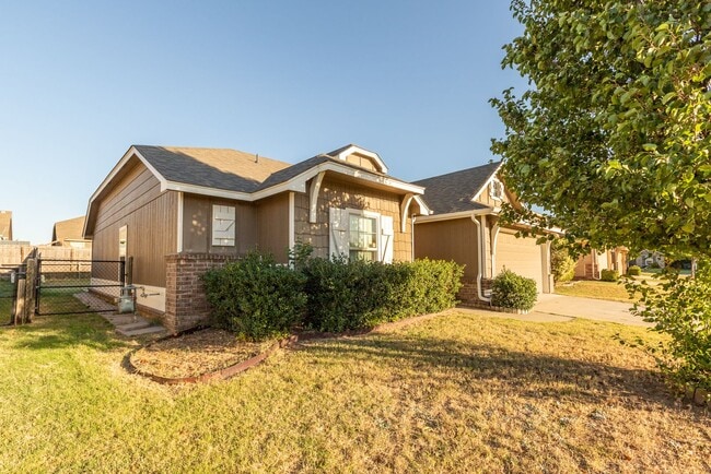 Building Photo - 3 Bed | 2 Bath in Owasso!