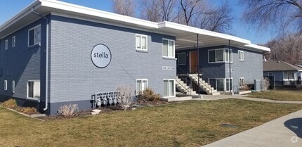 Building Photo - 183 E Helm Ave