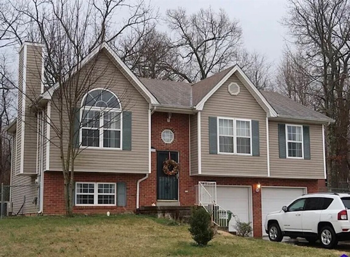 Primary Photo - 210 Scarlet Ave