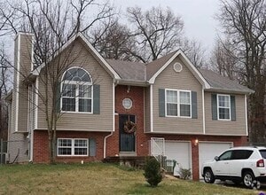 Building Photo - 210 Scarlet Ave