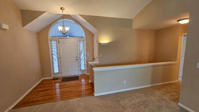 Foto del edificio - 647 Knolls St W