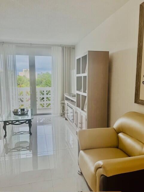 Foto del edificio - 2840 S Ocean Blvd