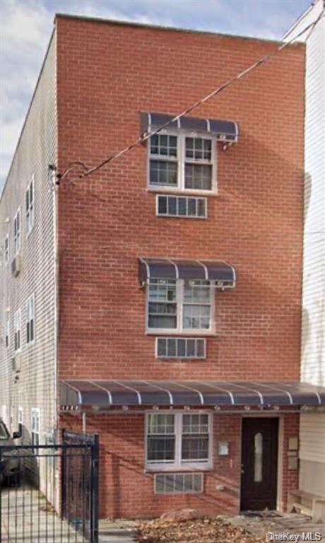 Primary Photo - 1605 Taylor Ave