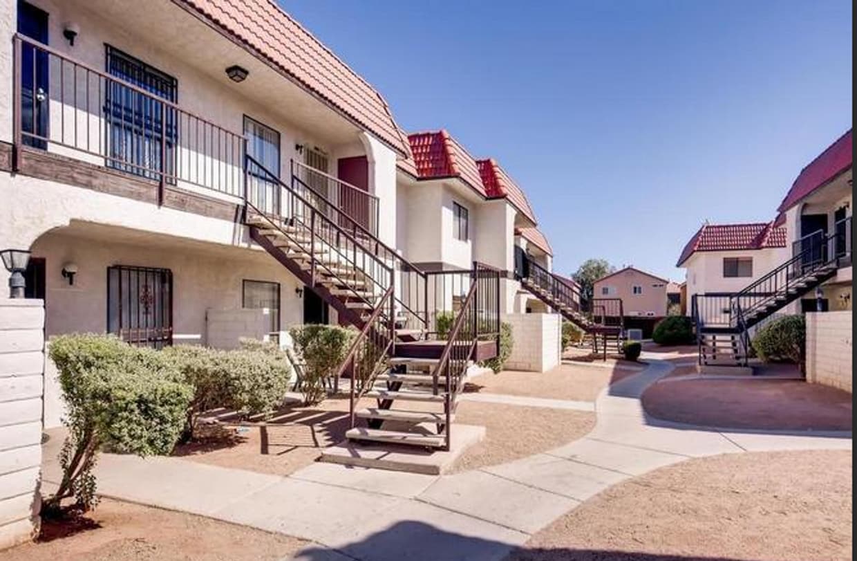 Primary Photo - MOVE-IN SPECIAL! COZY 1 BEDROOM, 1 BATHROO...