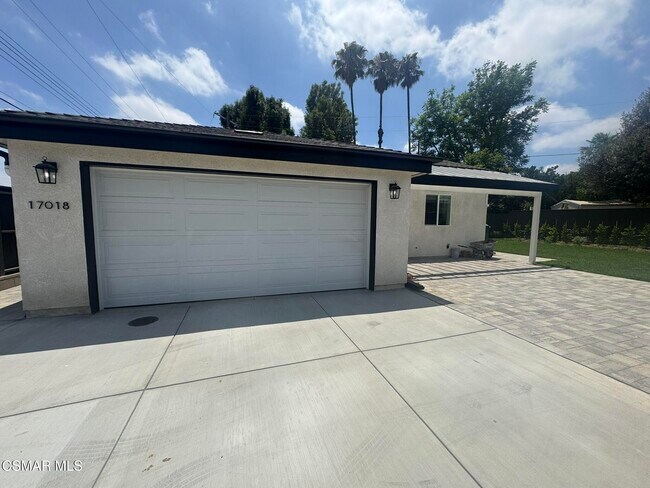 Foto del edificio - 17018 Midwood Dr