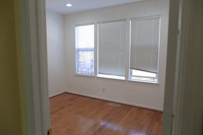 Building Photo - 61 Buena Vista Terrace