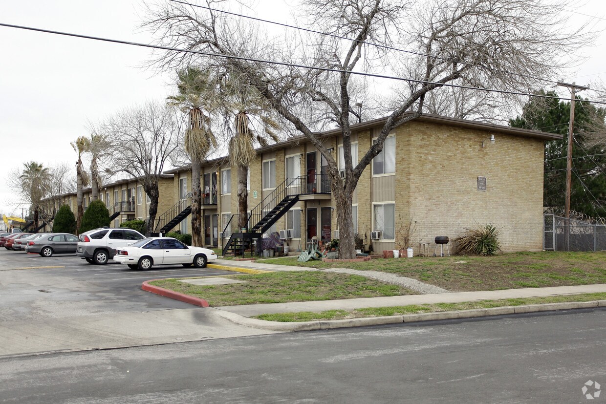 Foto principal - Antioch Village Apartments