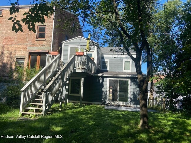 Building Photo - 9 Hone St
