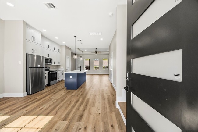 Foto del edificio - 5949 Collingsworth St