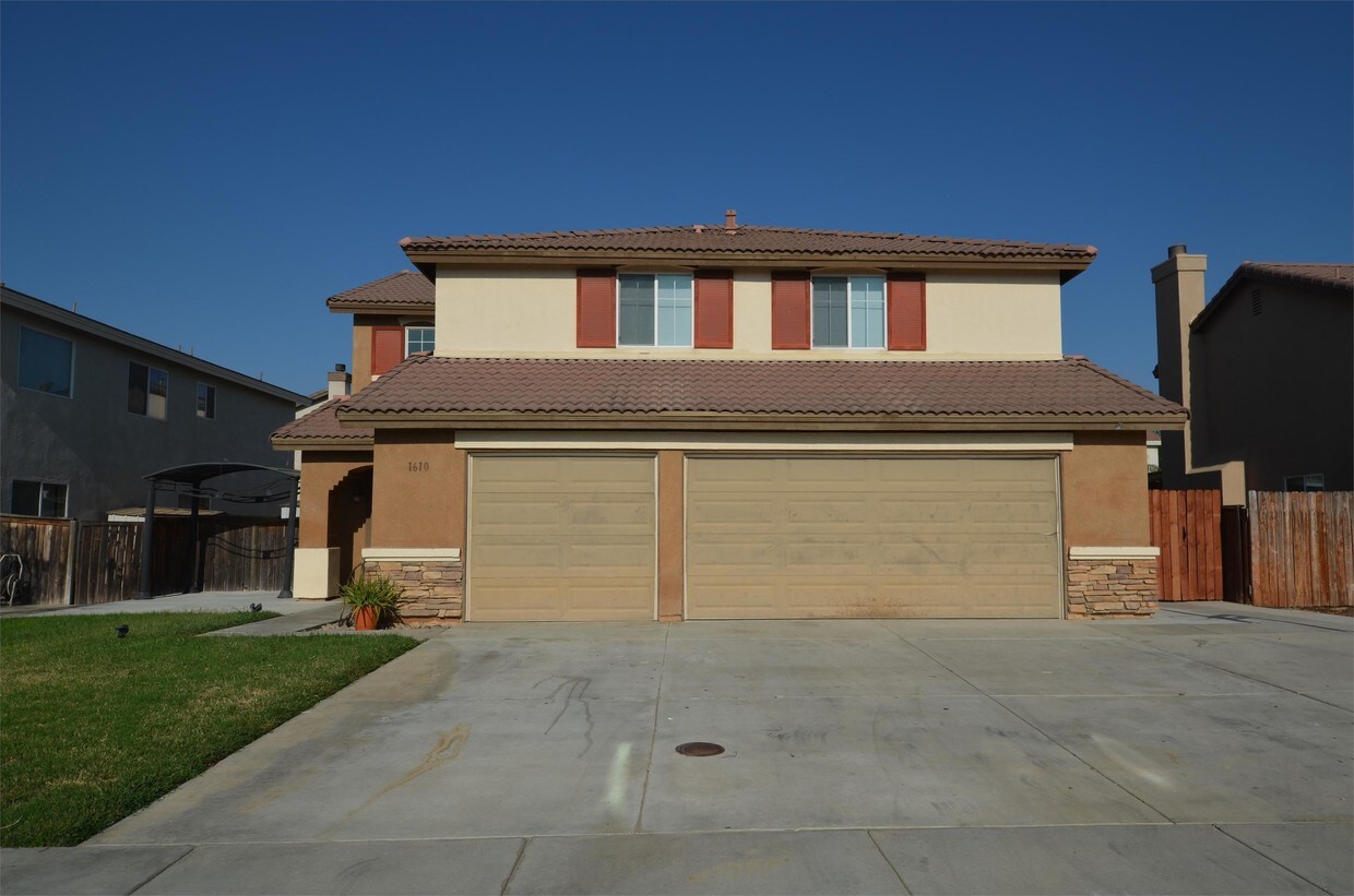 Primary Photo - 1610 Whiterock Ln