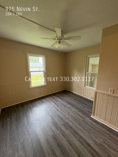Building Photo - 975 Nevin St
