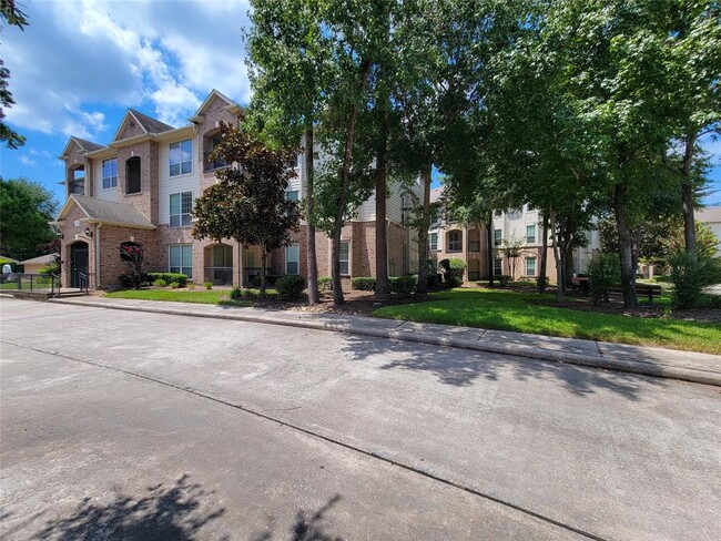 Foto del edificio - 6607 Lake Woodlands Dr