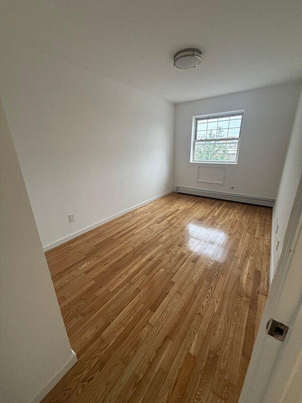 Foto del edificio - 99-14 43rd Ave