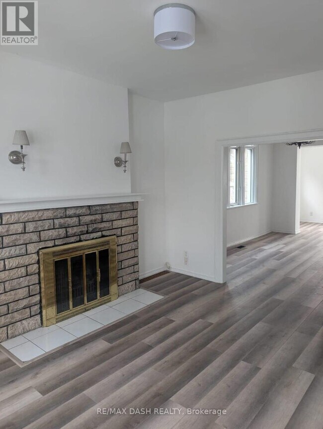 Building Photo - 547 Glencairn Ave