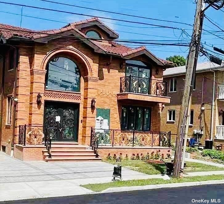 Foto principal - 227-11-227-64 64th Ave