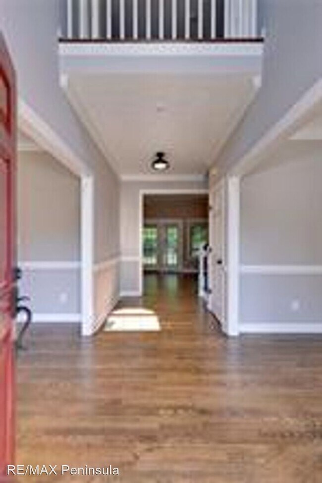 Building Photo - 5 br, 3 bath House - 103 Middle Road