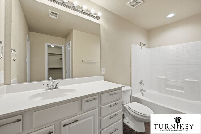 Foto del edificio - 557 Winbridge Ln