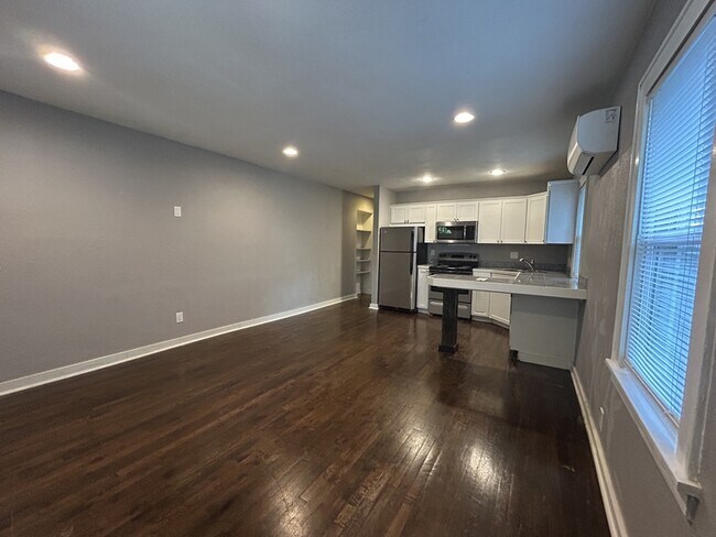 Foto del edificio - 833 E 21st Ave