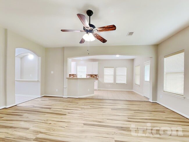 Building Photo - 8523 W Highlands Crossing