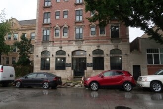 Building Photo - 4526 N Sheridan Rd