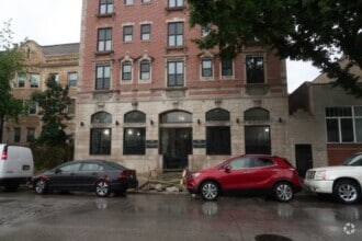 Building Photo - 4526 N Sheridan Rd
