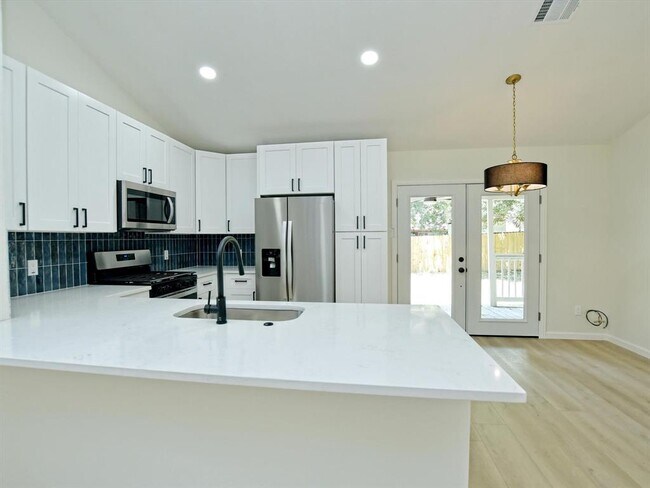 Building Photo - 8904 Romayne Ln