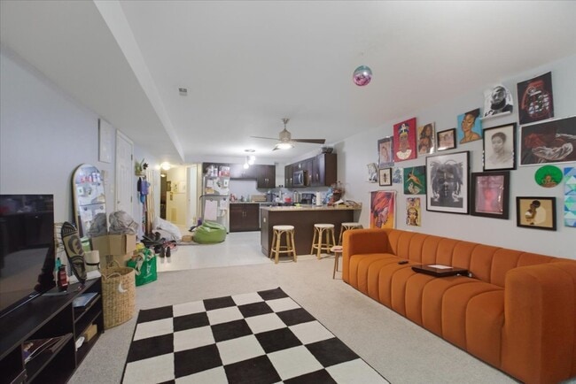 Foto del edificio - 4423 S Prairie Ave