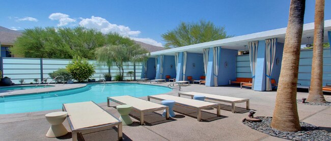 Building Photo - 850 E Palm Canyon Dr