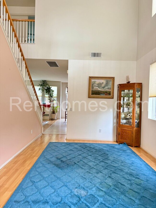 Foto del edificio - 12565 Carmel Canyon Rd