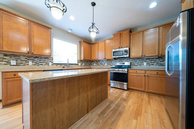 Building Photo - 16549 Dodd Ln