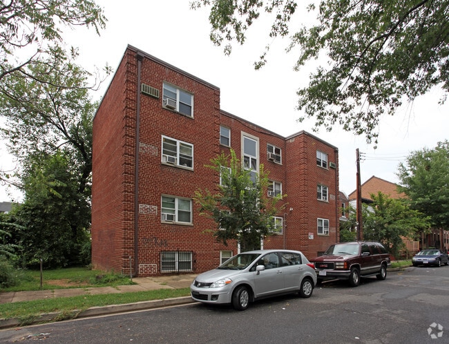 Building Photo - 1936 Naylor Rd SE