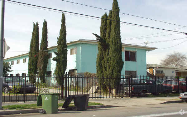 Primary Photo - 9319 Compton Ave