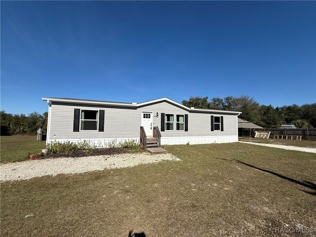 Building Photo - 5469 W Grovepark Rd